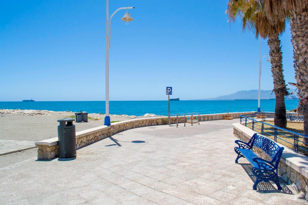 Oceanfront Apartment Malaga Exterior photo