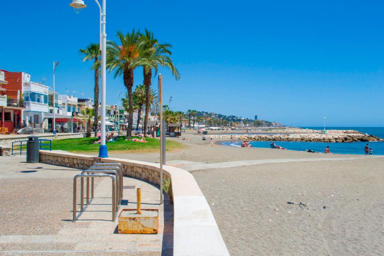 Oceanfront Apartment Malaga Exterior photo